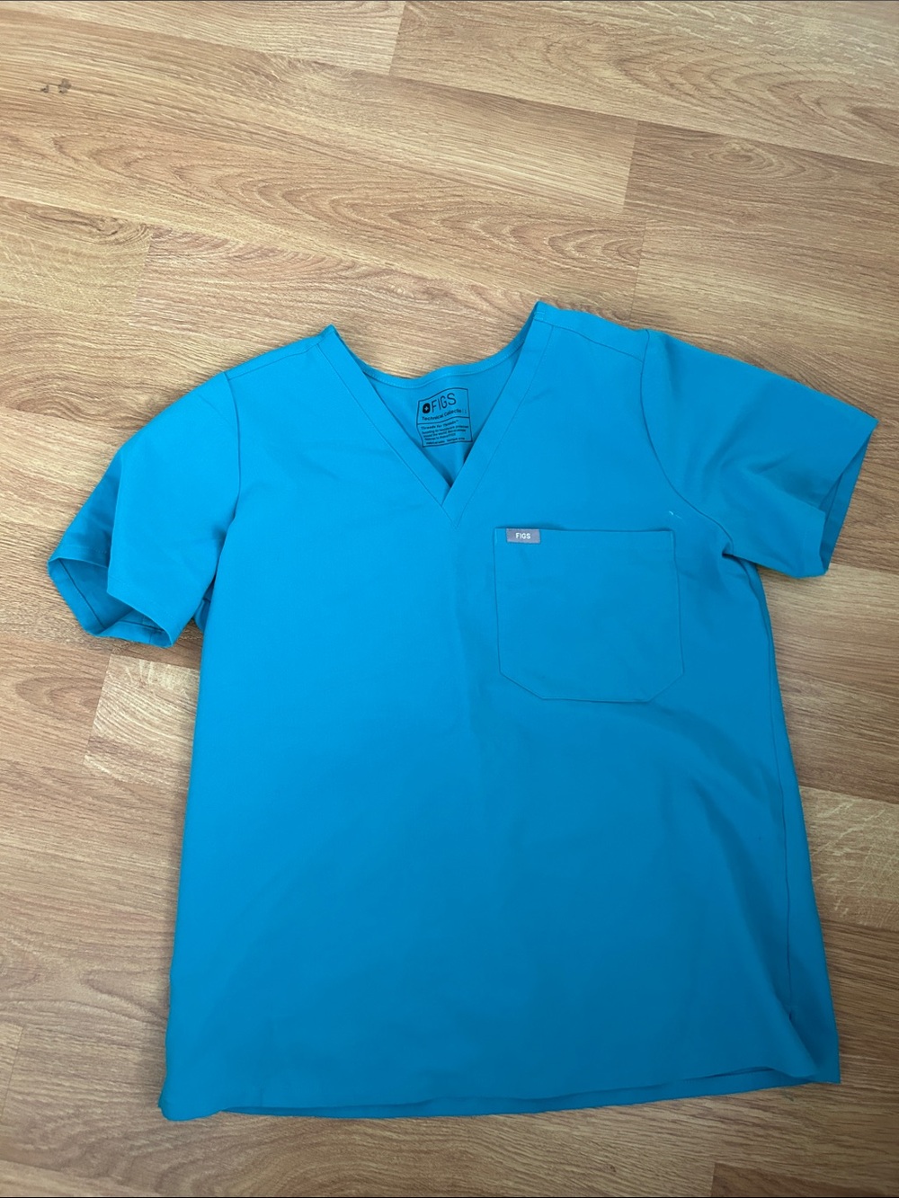 Figs Short Sleeve V-Neck Scrub Top in Teal